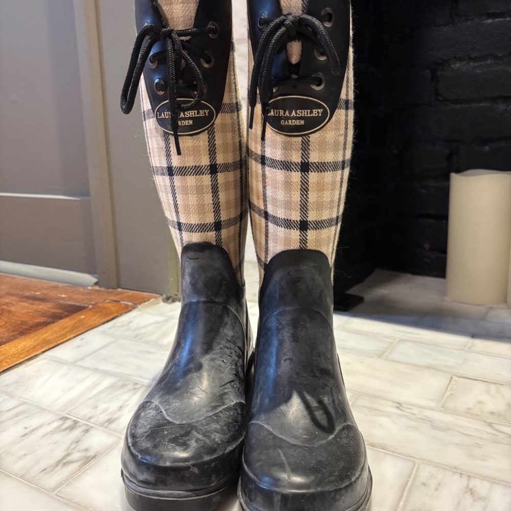 Laura Ashley Garden Plaid Rain Boots | Tall Waterproof Wellies | Women’s Size 5 - Picture 4 of 7